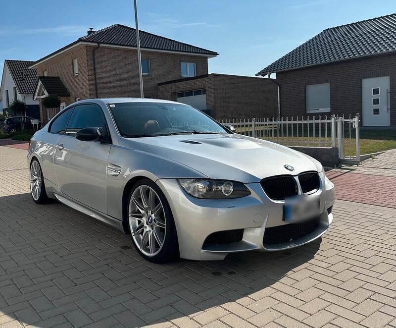 Silber Gebraucht 2007 BMW 335 Coupé | 19.000 € (Teuer) - Bild 1/4