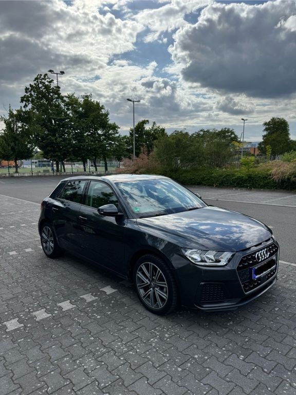 Grau Gebraucht 2019 Audi A1 Sportback Advanced Kleinwagen | 19.000 € (Fairer Preis) - Bild 1/4