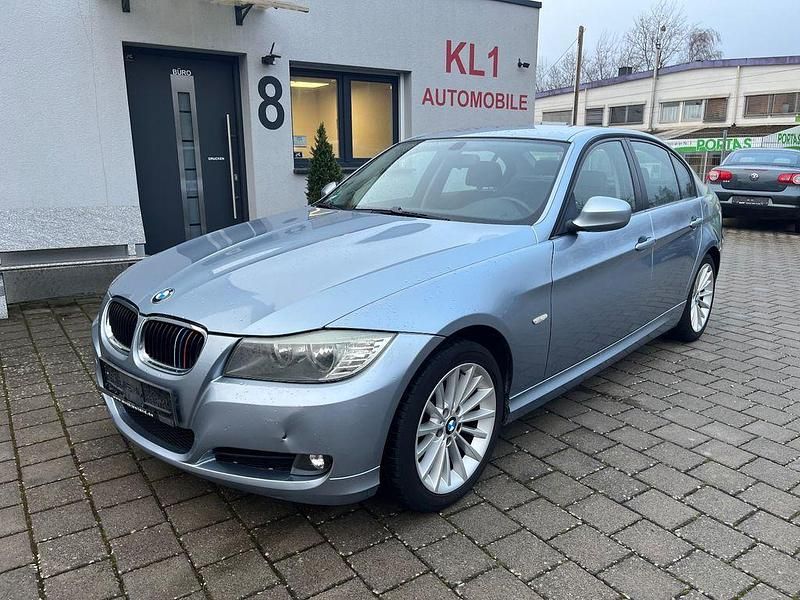 Blau Gebraucht 2008 BMW 318 Limousine | 3.490 € (Guter Preis) - Bild 1/4