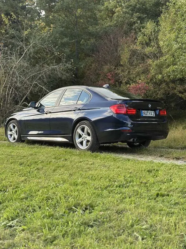 Gebraucht BMW 325 Sport Line 218 PS (160 kW) 2014 Blau Limousine
