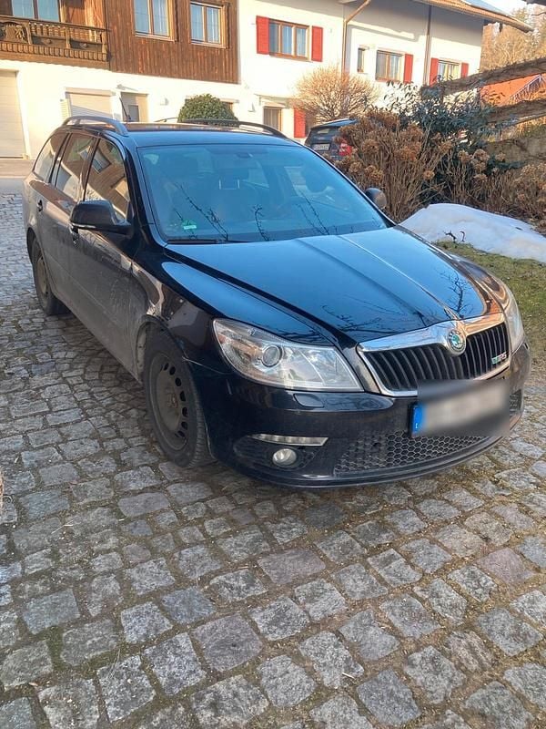 Schwarz Gebraucht 2013 Skoda Octavia vRS Kombi | 6.400 € (Superpreis) - Bild 1/4