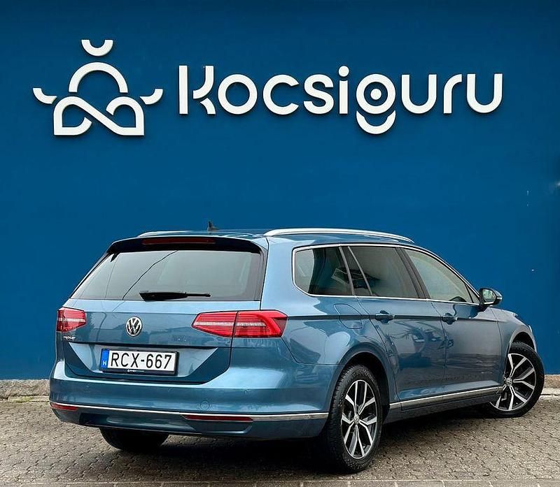Gebraucht VW Passat Highline 150 PS (110 kW) 2018 Blau Kombi