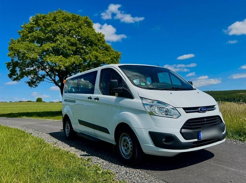 Weiß Gebraucht 2014 Ford Transit Custom Van / Kleinbus | 10.299 € (Teuer) - Bild 1/4