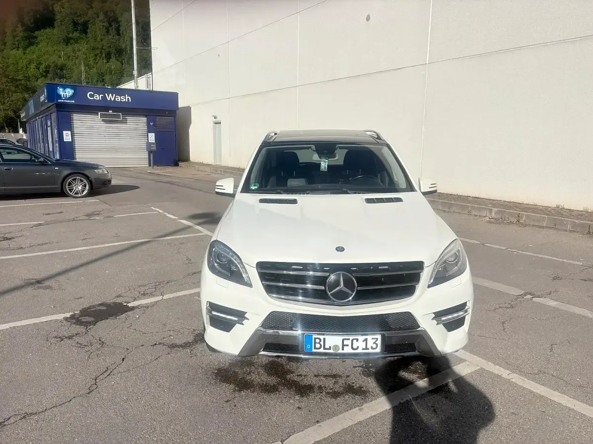 Gebraucht Mercedes ML250 204 PS (150 kW) 2012 Weiß SUV