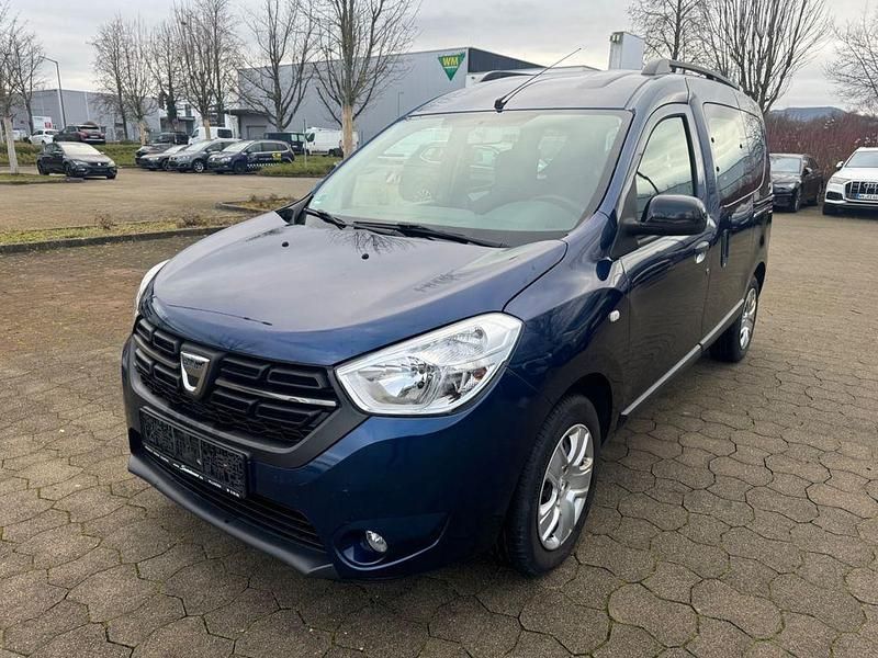 Blau Gebraucht 2019 Dacia Dokker Comfort Van / Kleinbus | 9.900 € (Fairer Preis) - Bild 1/4