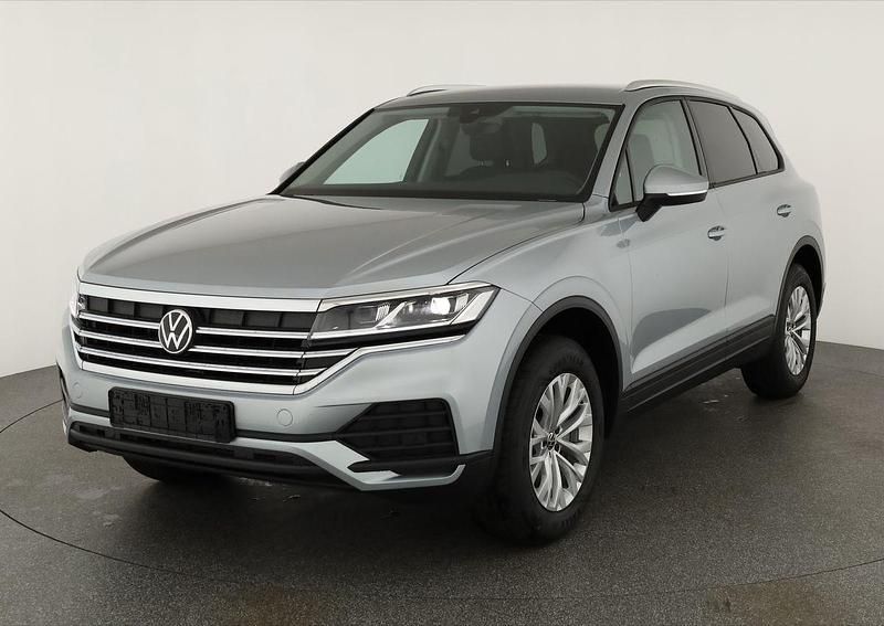 Oyster silver metallic Neu 2025 VW Touareg SUV | 60.495 € (Guter Preis) - Bild 1/4