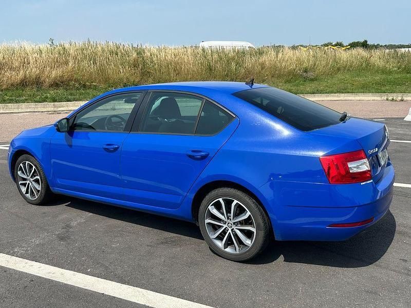 Blau Gebraucht 2019 Skoda Octavia Limousine | 8.700 € (Guter Preis) - Bild 1/2