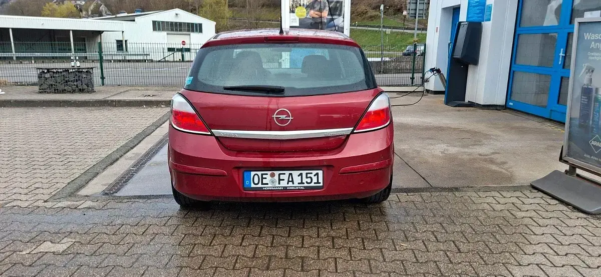 Gebraucht Opel Astra Sport 105 PS (77 kW) 2006 Rot Limousine