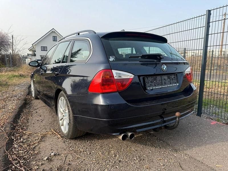 Gebraucht BMW 325 Performance 218 PS (160 kW) 2006 Blau Kombi