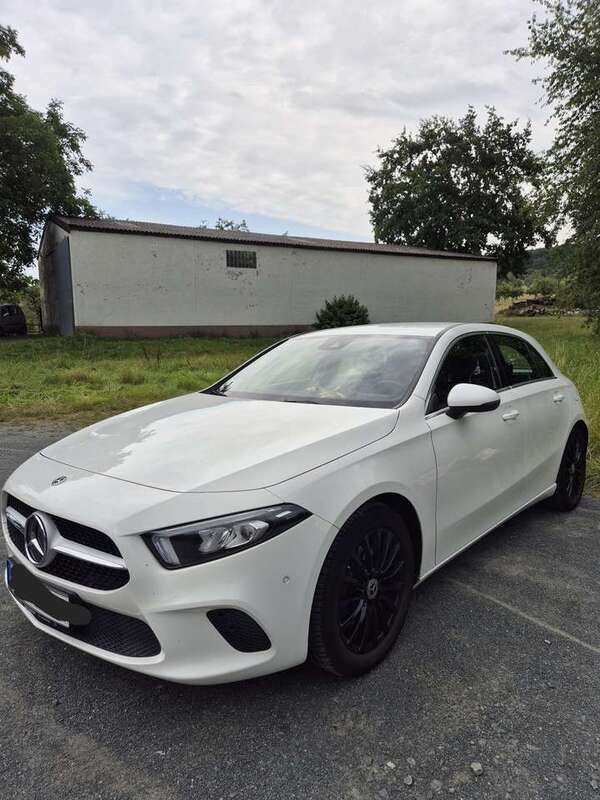 Weiß Gebraucht 2019 Mercedes A220 Kleinwagen | 22.999 € (Fairer Preis) - Bild 1/4