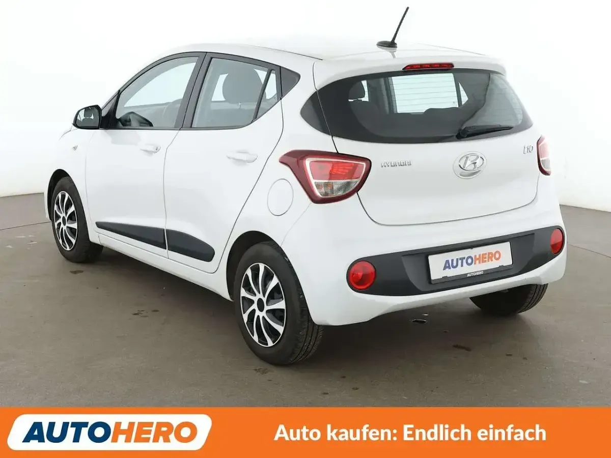 Gebraucht Hyundai i10 Trend 67 PS (49 kW) 2018 Polar white Kleinwagen