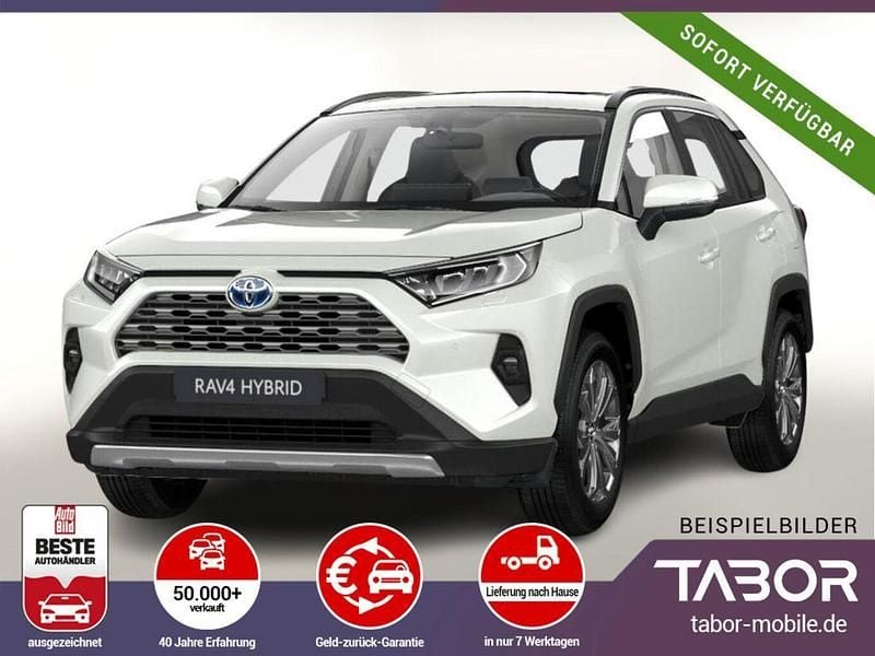 Platinweiss metallic Neu 2025 Toyota RAV4 Hybrid Team SUV | 43.288 € (Fairer Preis) - Bild 1/3