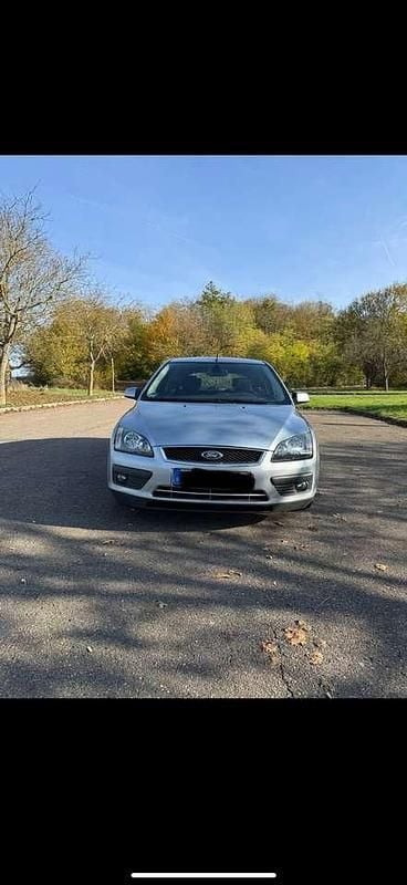 Grau Gebraucht 2005 Ford Focus Sport Kleinwagen | 1.500 € (Superpreis) - Bild 1/4