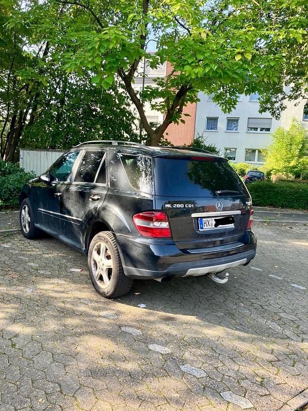 Gebraucht Mercedes ML280 190 PS (139 kW) 2007 Schwarz SUV