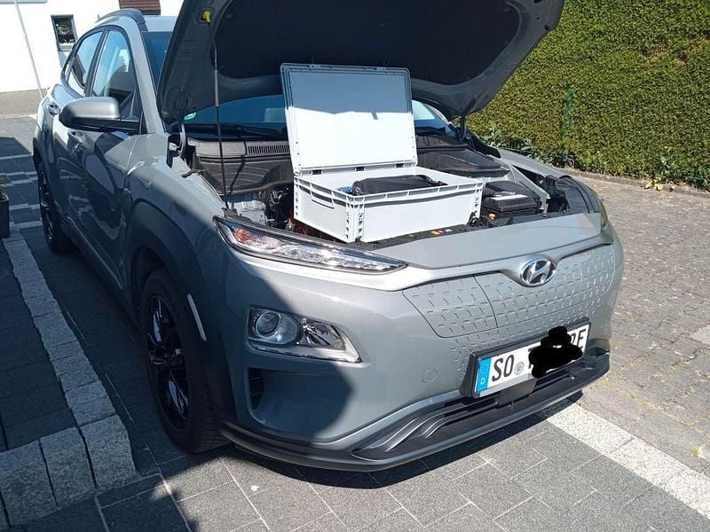 Grau Gebraucht 2020 Hyundai Kona SUV | 14.150 € (Superpreis) - Bild 1/4