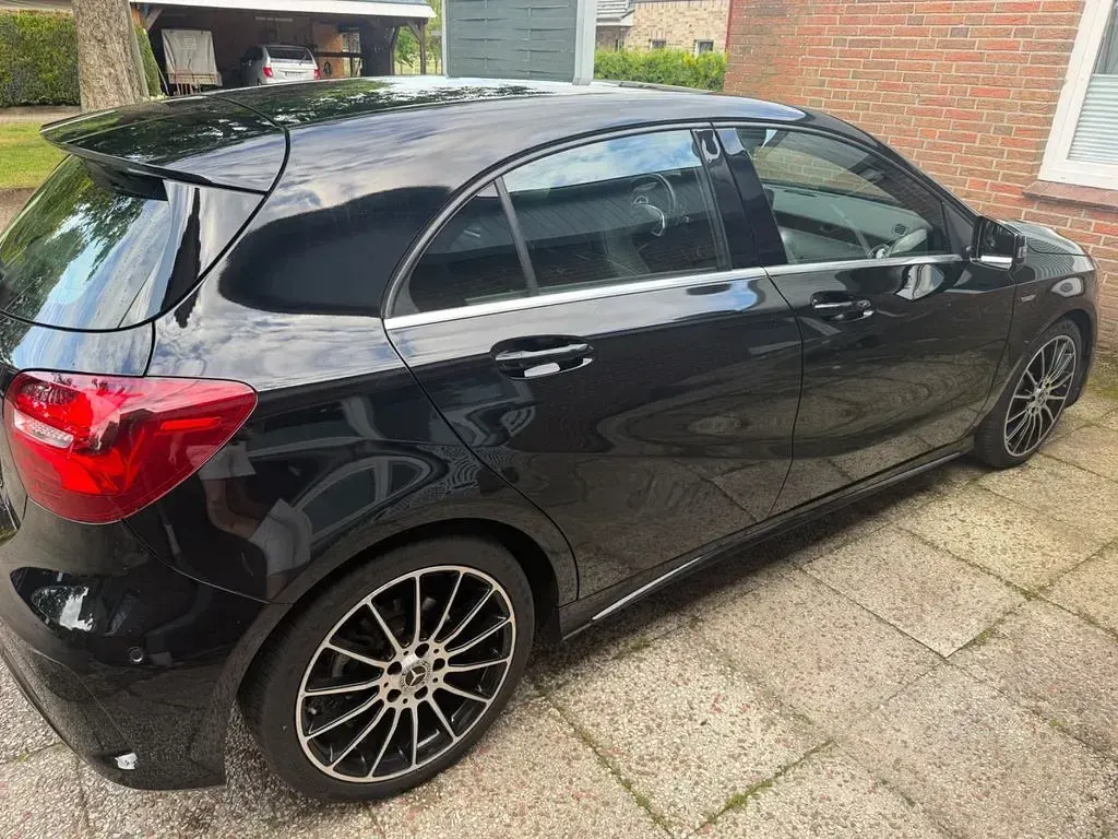 Gebraucht Mercedes A180 Edition 122 PS (89 kW) 2018 Schwarz Limousine