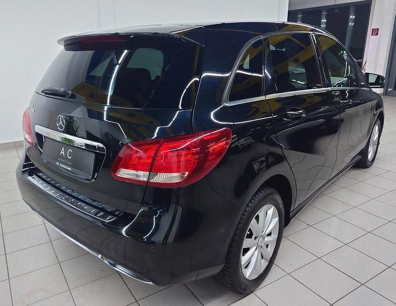 Gebraucht Mercedes B200 136 PS (100 kW) 2015 Schwarz Van / Kleinbus
