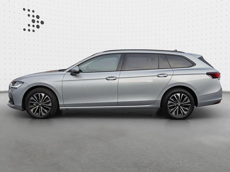 Gebraucht Skoda Superb Selection 150 PS (110 kW) 2025 Pebble silber metallic Kombi