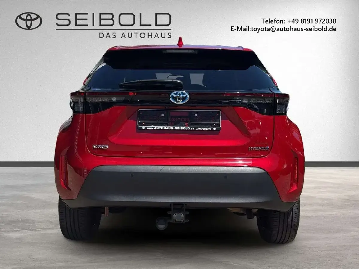Gebraucht Toyota Yaris Cross Elegant 116 PS (85 kW) 2023 Emotional red 2 SUV