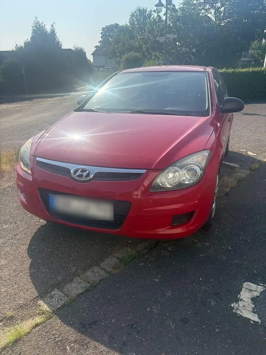 Gebraucht Hyundai i30 109 PS (80 kW) 2009 Rot Kombi