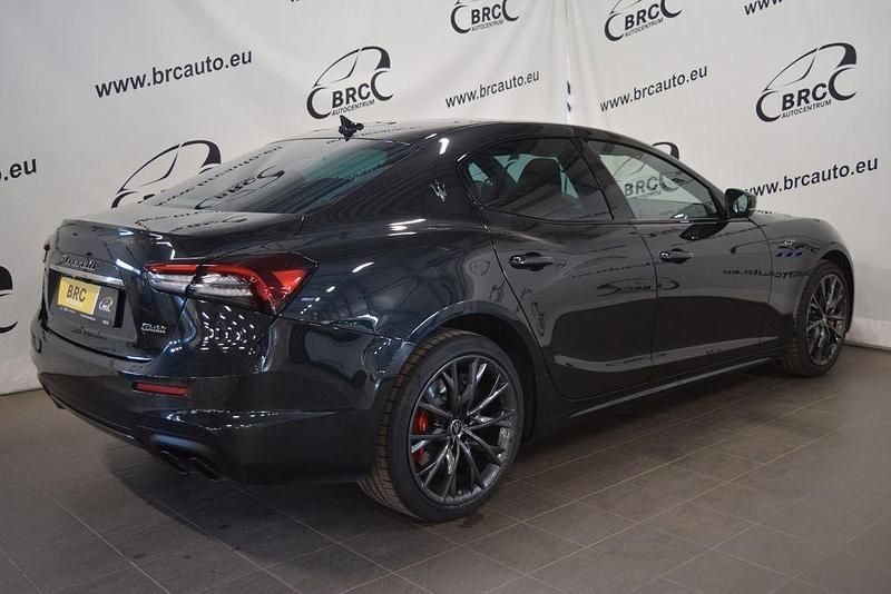 Gebraucht Maserati Ghibli GT 330 PS (242 kW) 2023 Schwarz Limousine