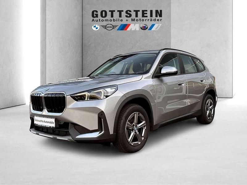 Spacesilber Gebraucht 2023 BMW X1 SUV | 34.450 € (Fairer Preis) - Bild 1/3
