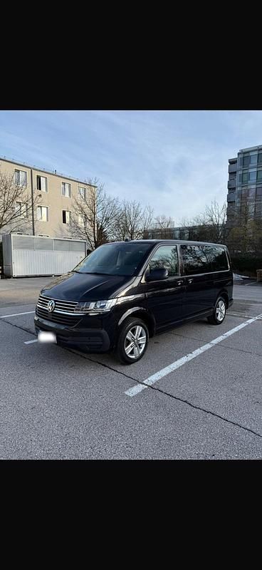 Second-hand VW Multivan Comfortline 199 CP (146 kW) 2020 Negru Monovolum