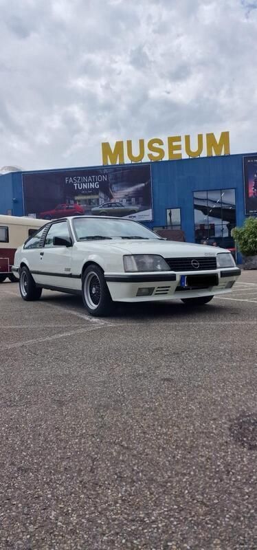Weiß Gebraucht 1985 Opel Senator GSe Coupé | 21.800 € - Bild 1/4