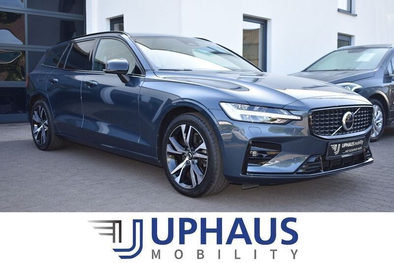 Gebraucht Volvo V60 197 PS (144 kW) 2023 Denim blue / metallic Kombi
