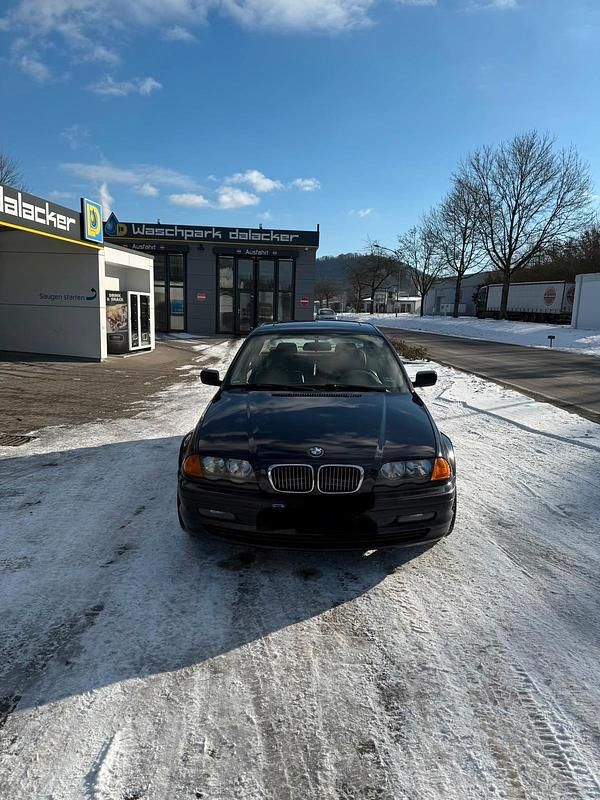 Blau Gebraucht 1999 BMW 323 Limousine | 3.500 € (Teuer) - Bild 1/4