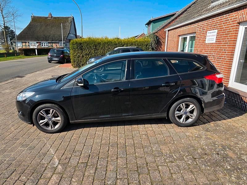 Gebraucht Ford Focus 125 PS (91 kW) 2014 Schwarz Kombi