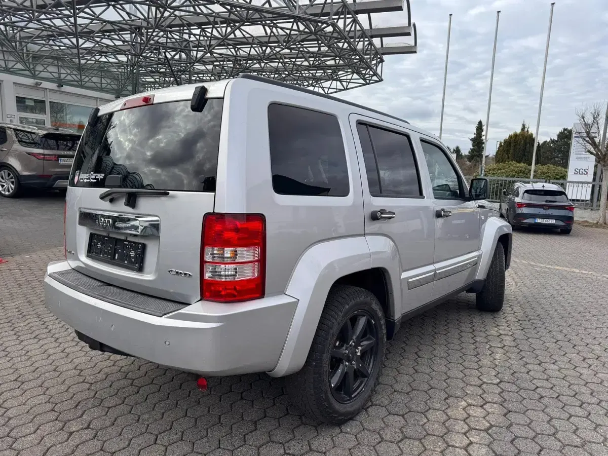 Brugt Jeep Cherokee 176 HK (129 kW) 2008 SUV