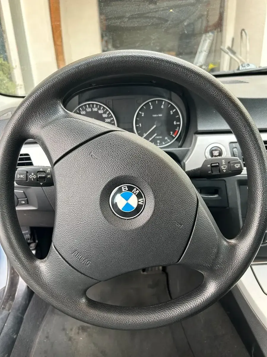 Gebraucht BMW 318 129 PS (94 kW) 2005 Grau Limousine
