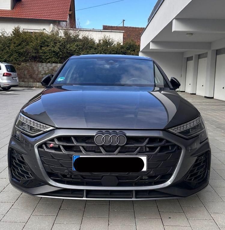 Gebraucht Audi S3 Ambiente 333 PS (244 kW) 2024 Grau Limousine