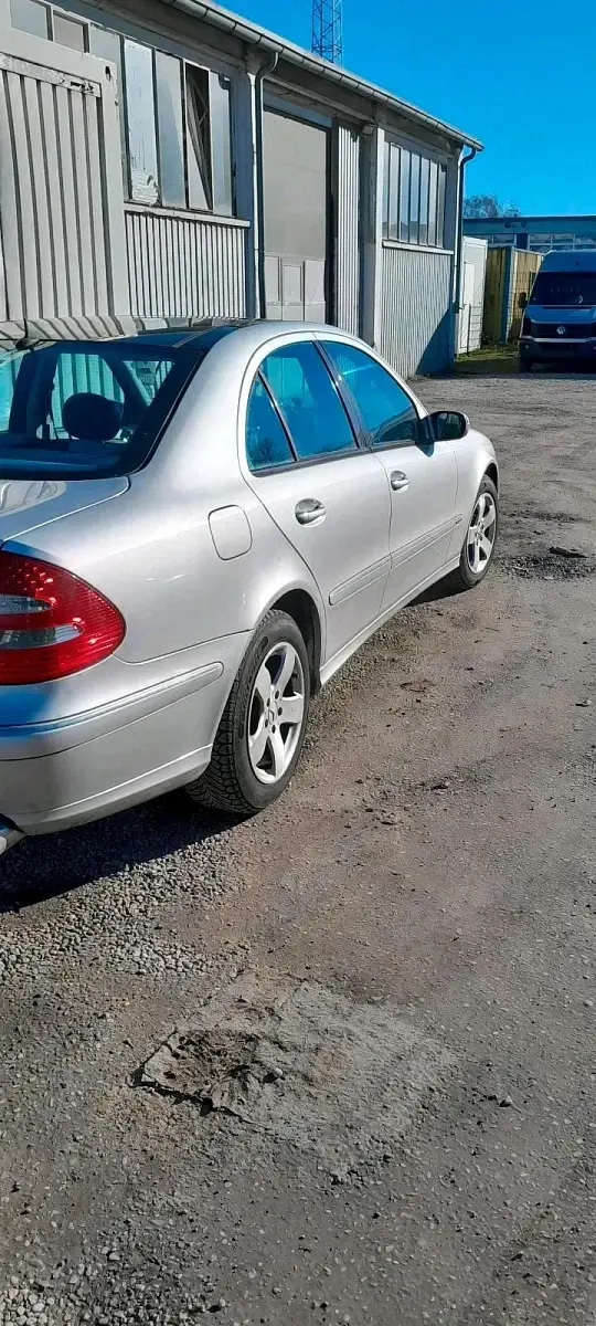 Gebraucht Mercedes E240 177 PS (130 kW) 2003 Grau Limousine