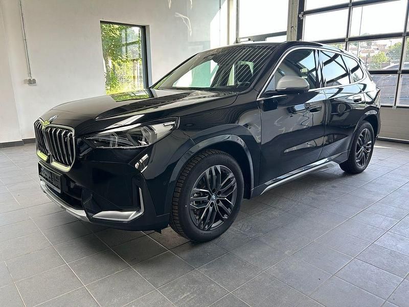 Schwarz Gebraucht 2023 BMW iX1 xLine SUV | 41.950 € (Guter Preis) - Bild 1/4