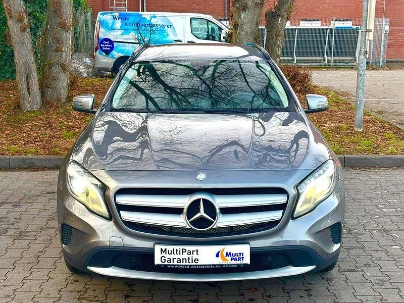 Gebraucht Mercedes GLA200 156 PS (114 kW) 2015 Grau SUV
