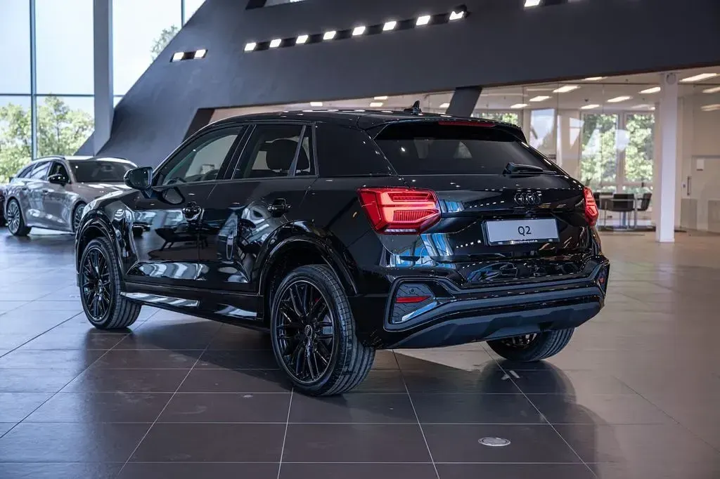 Neu Audi Q2 S-Line 150 PS (110 kW) 2026 Schwarz SUV