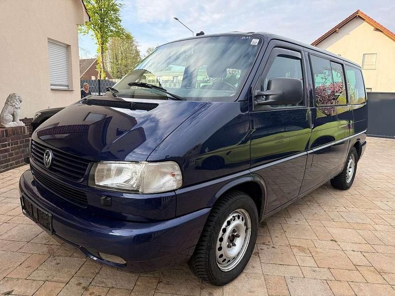 Usado VW Multivan 204 HP (150 kW) 2001 Azul Monovolume