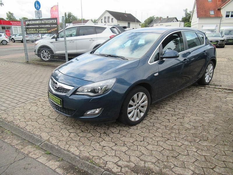Gebraucht Opel Astra 101 PS (74 kW) 2010 Blau Limousine