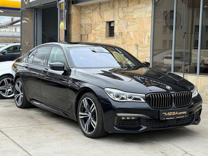 Gebraucht BMW 750 M Sport 400 PS (294 kW) 2018 Schwarz Limousine
