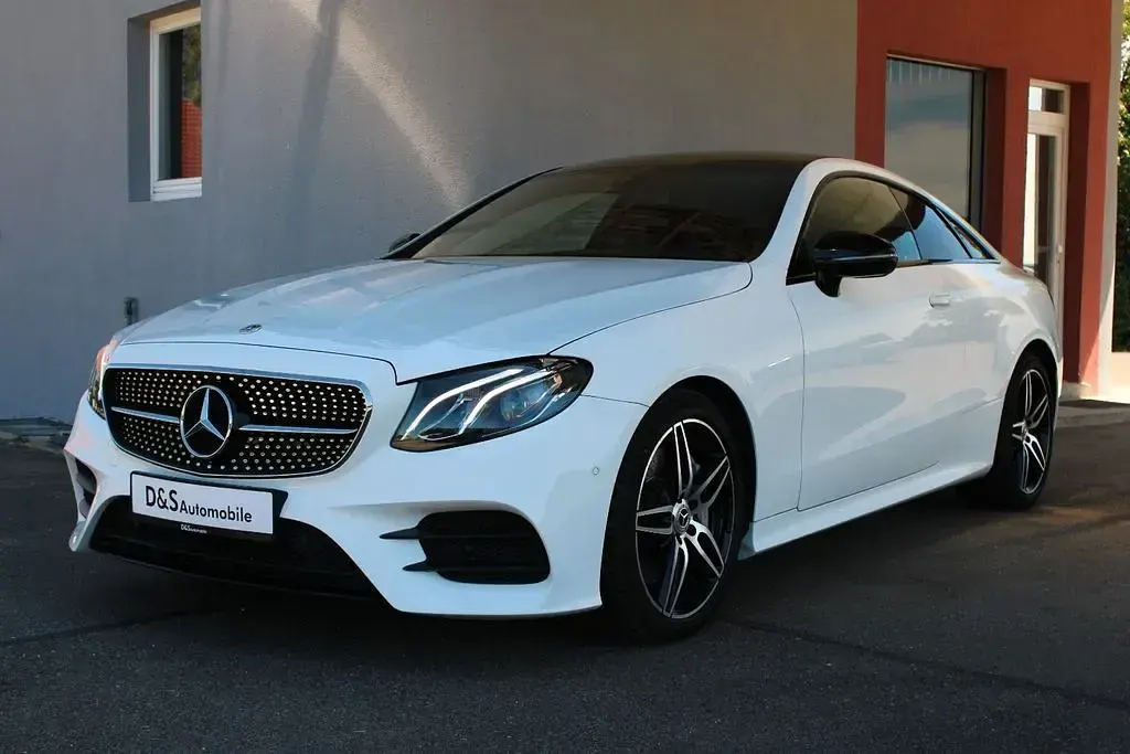 Gebraucht Mercedes E300 AMG line 258 PS (189 kW) 2019 Polarweiss Coupé