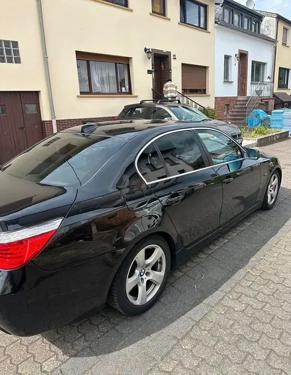 Gebraucht BMW 525 220 PS (161 kW) 2007 Schwarz Limousine