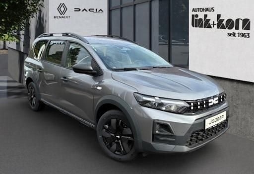 Neu Dacia Jogger Essentiel 110 PS (80 kW) 2026 Grau Van / Kleinbus