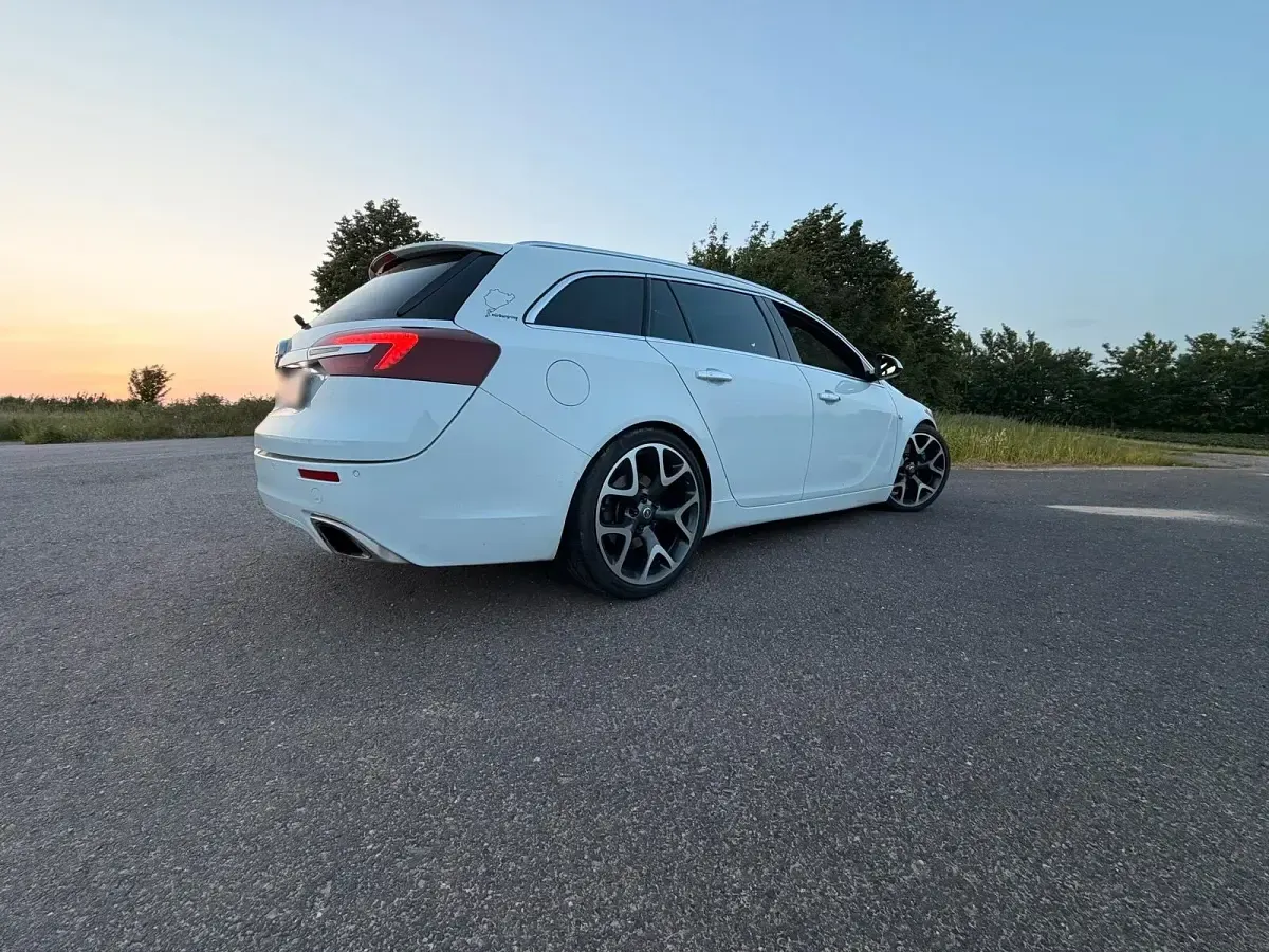 Gebraucht Opel Insignia OPC 325 PS (239 kW) 2013 Weiß Kombi