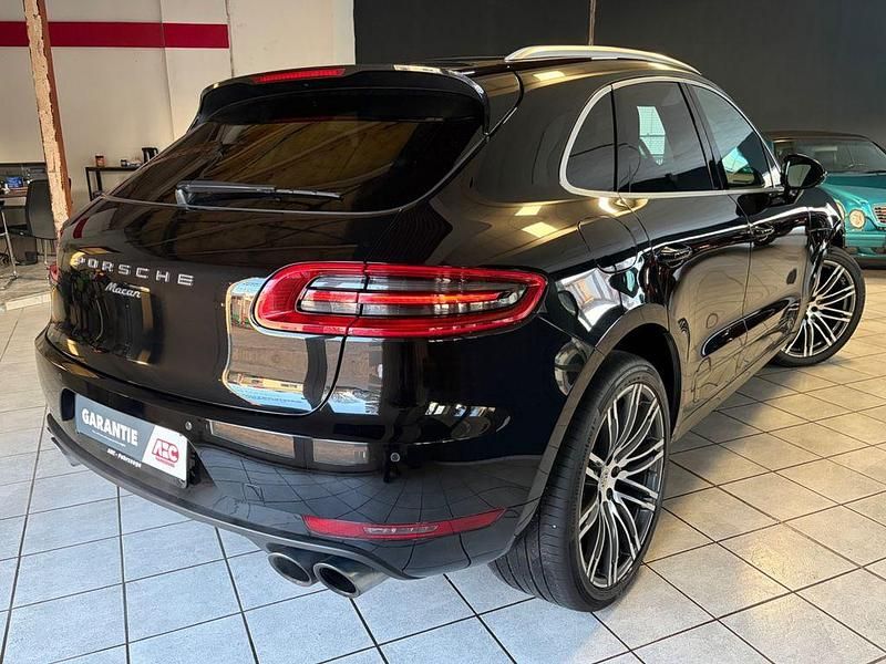 Gebraucht Porsche Macan Turbo Chrono 400 PS (294 kW) 2015 Schwarz SUV