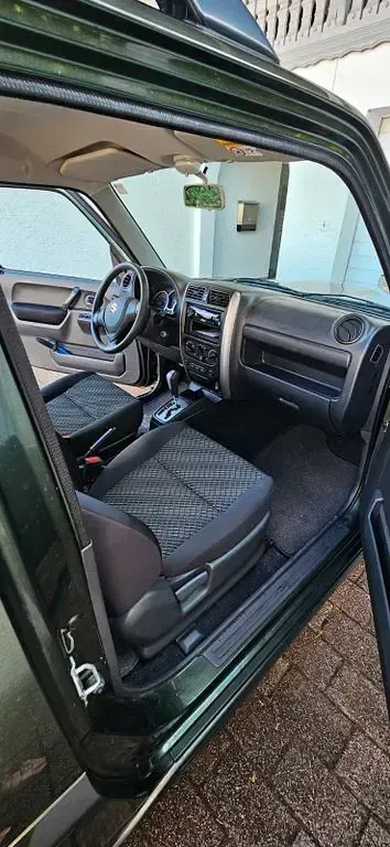 Gebraucht Suzuki Jimny Comfort 84 PS (61 kW) 2018 Grün SUV