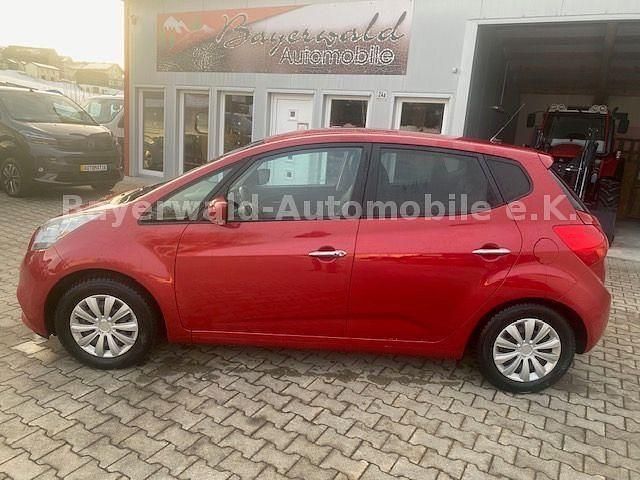 Gebraucht Kia Venga Spirit 125 PS (91 kW) 2018 Rot Kleinwagen