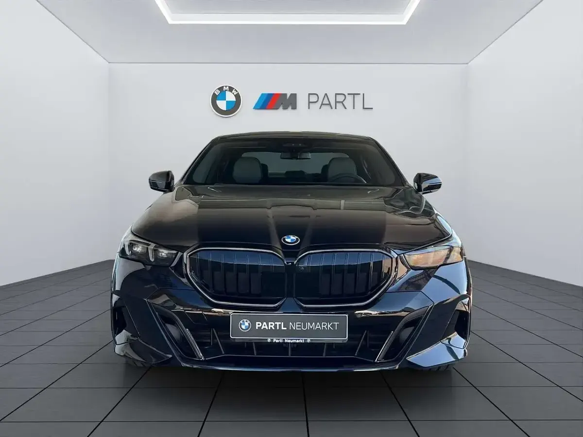Neu BMW 540 Sport Line 303 PS (222 kW) 2026 M carbonschwarz Limousine