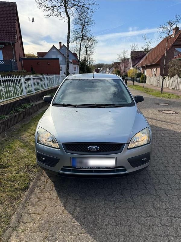 Second-hand Ford Focus 101 CP (74 kW) 2004 Argintiu Coupe